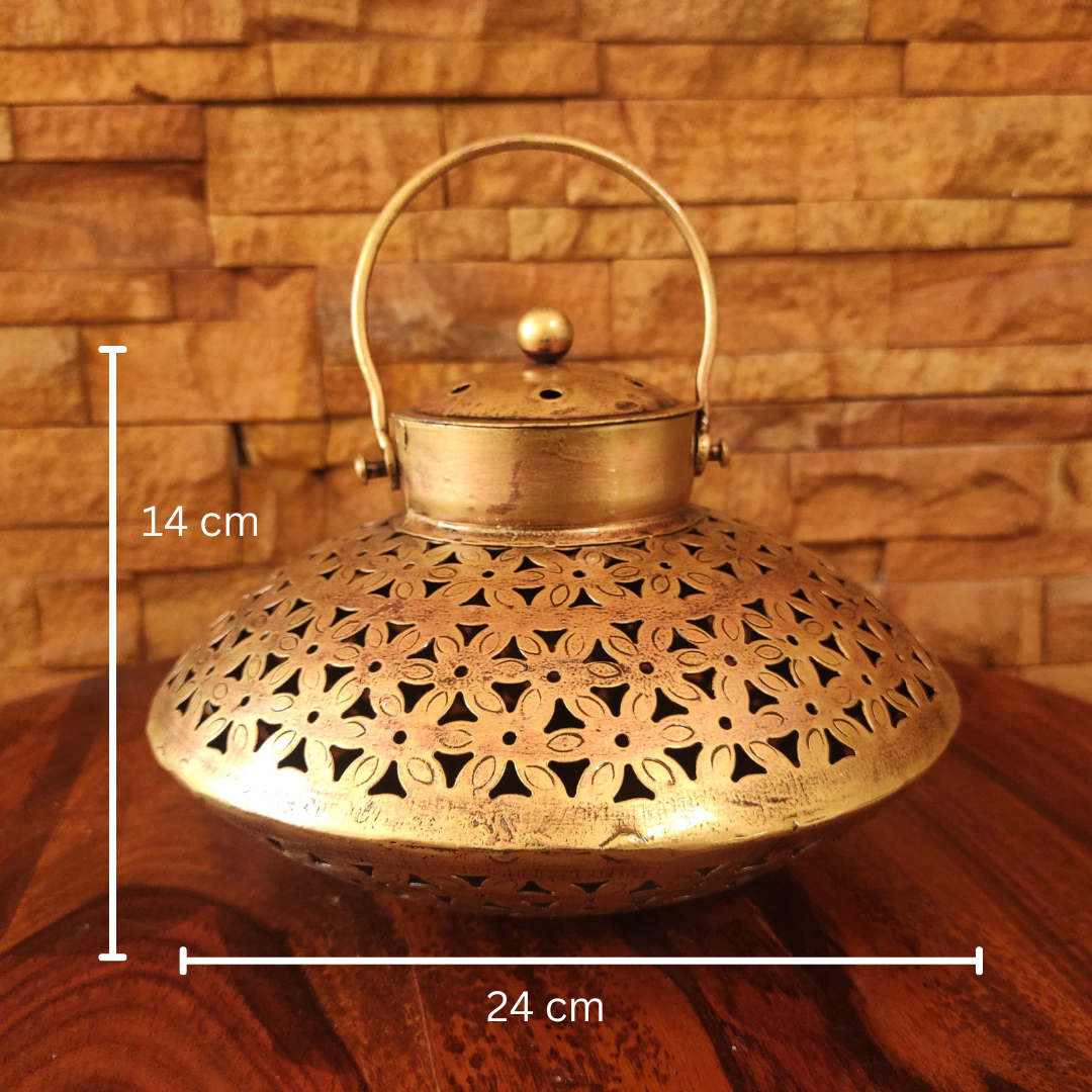 Bhumatha Iron Degchi Doop Stand & Tealight Candle Holder for Home Decor (Netted Style), Gold Set of-1