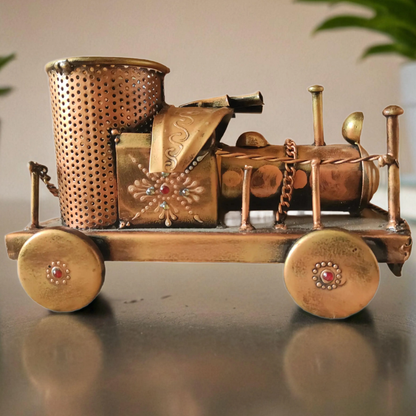 Bhumatha Handcrafted Iron Train Engine Pen Stand (Length : 9 inches, Height: 5 inches, weight: 300gms))